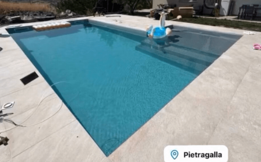 PISCINA CON SPIAGGETTA E LINER 3 D